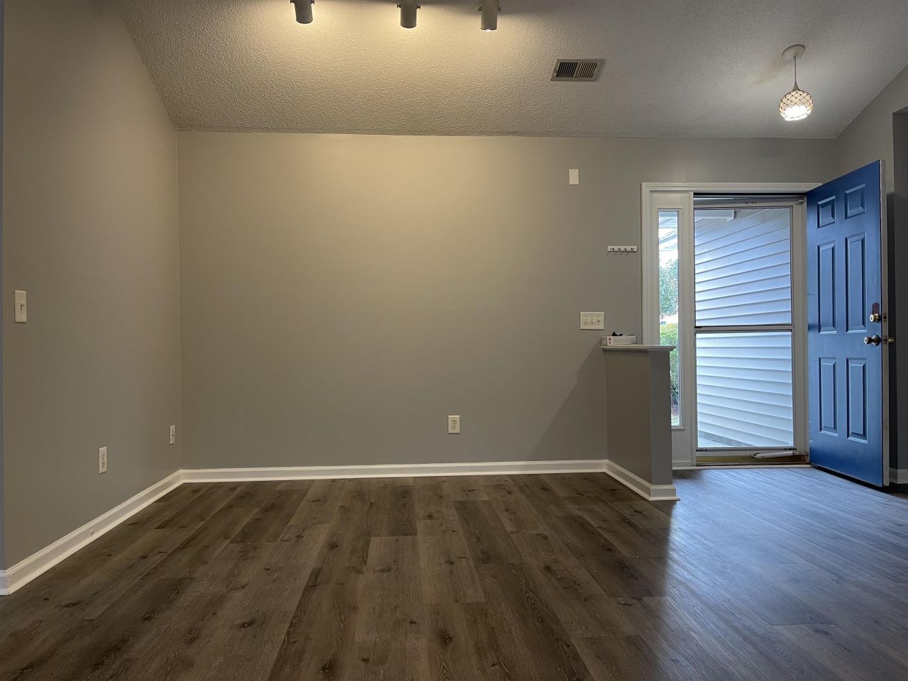 4670 Southgate Pkwy. Photo 4