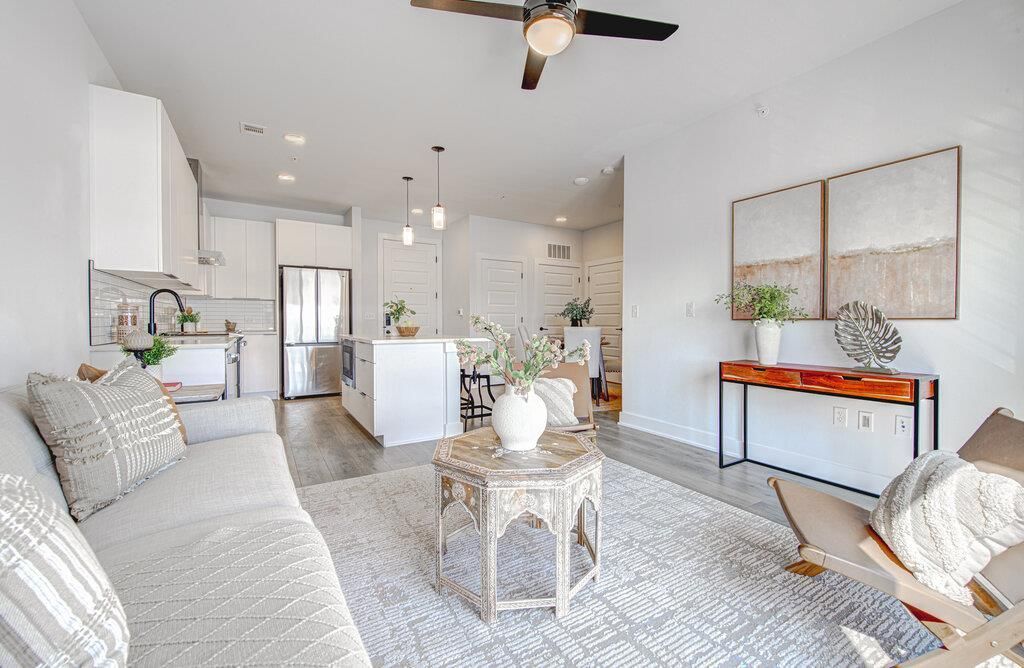 2220 Webberville Rd, Unit 201, Austin, TX 78702 Main Photo