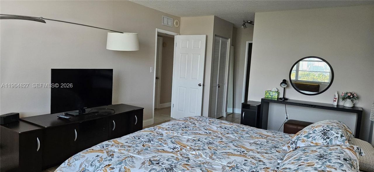 2851 NE 183rd St, Unit 817E, Aventura, FL 33160 Photo