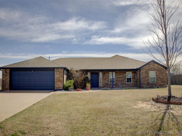 32 Hazel Avenue, Inola, OK 74036