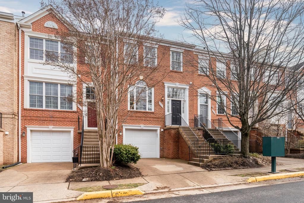12027 Edgemere Circle, Reston, VA 20190 Main Photo