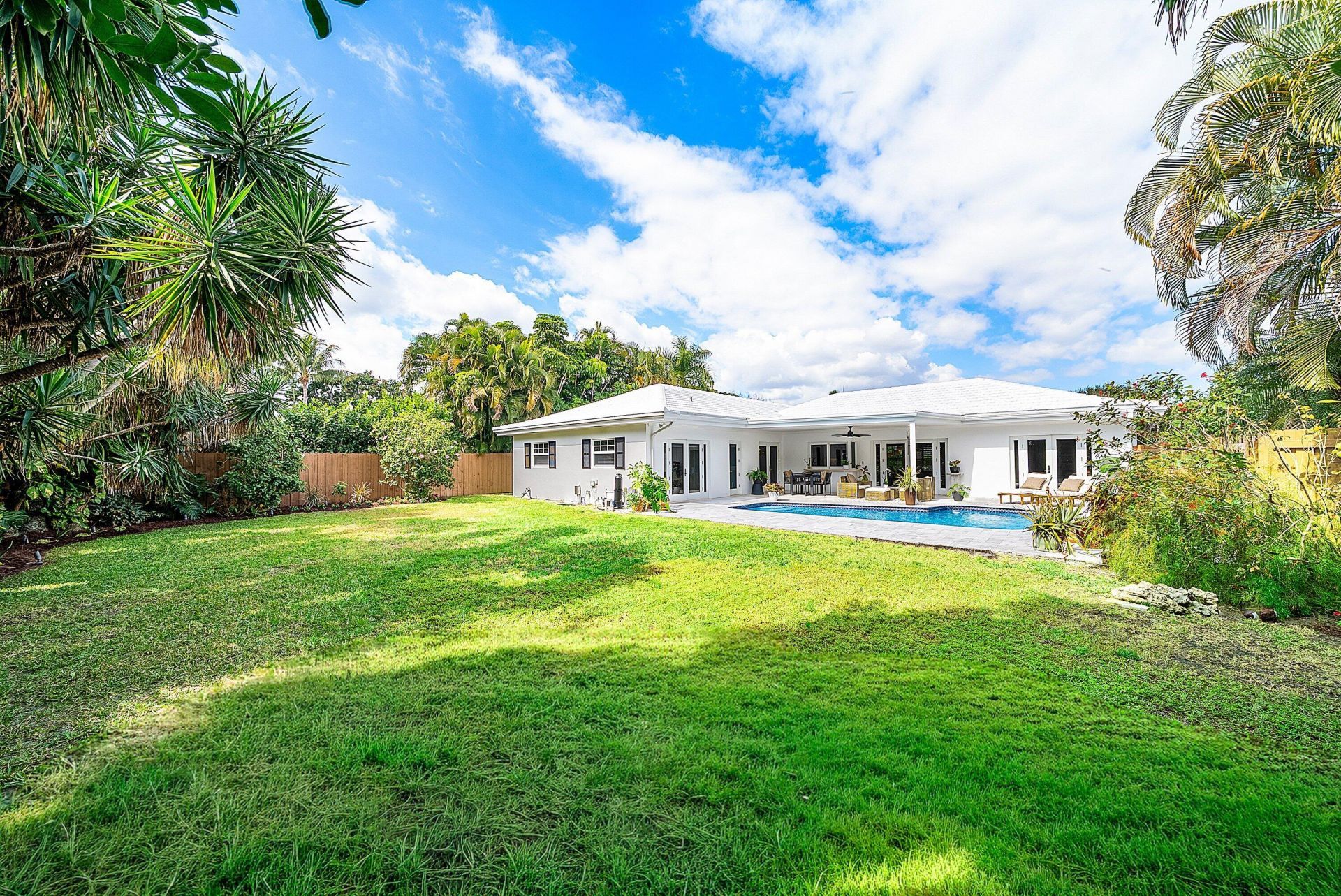 830 Tangerine Way, Gulf Stream, FL 33483 Photo