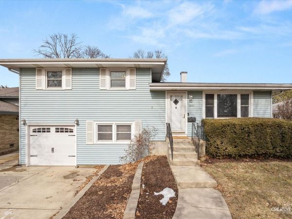 1019 Pershing Avenue, Wheaton, IL 60189