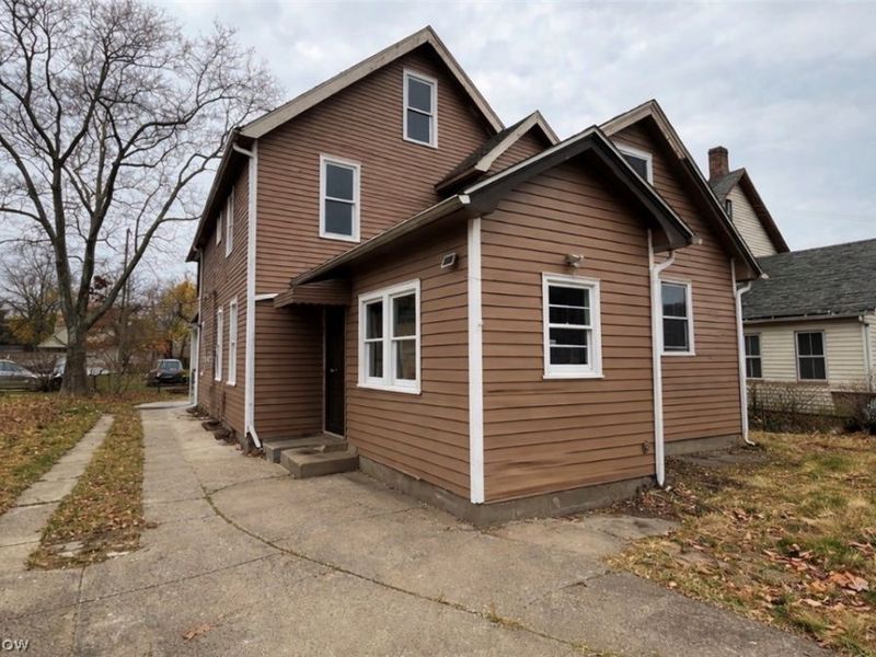 1089 E 66th Street, Cleveland, OH 44103 Photo 2