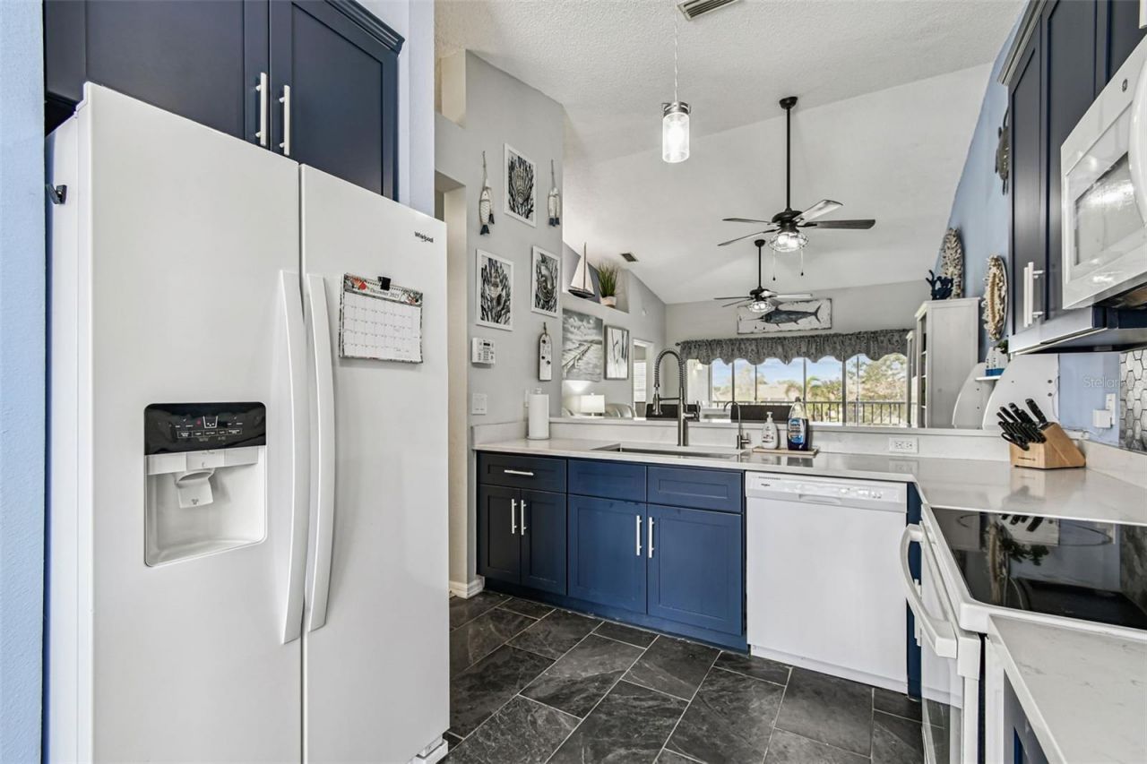 4210 Caddie Drive E, Unit 202, Bradenton, FL 34203 Photo