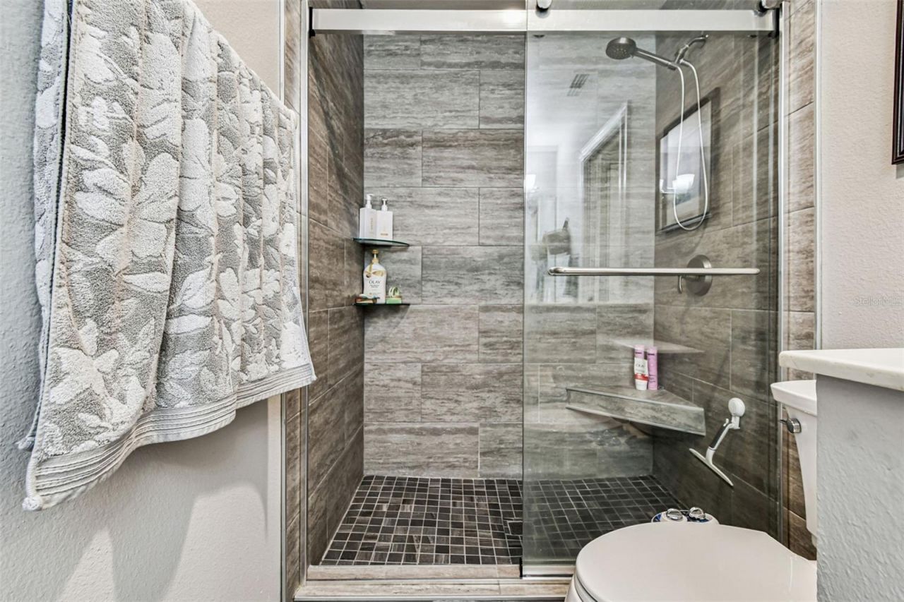 4210 Caddie Drive E, Unit 202, Bradenton, FL 34203 Photo