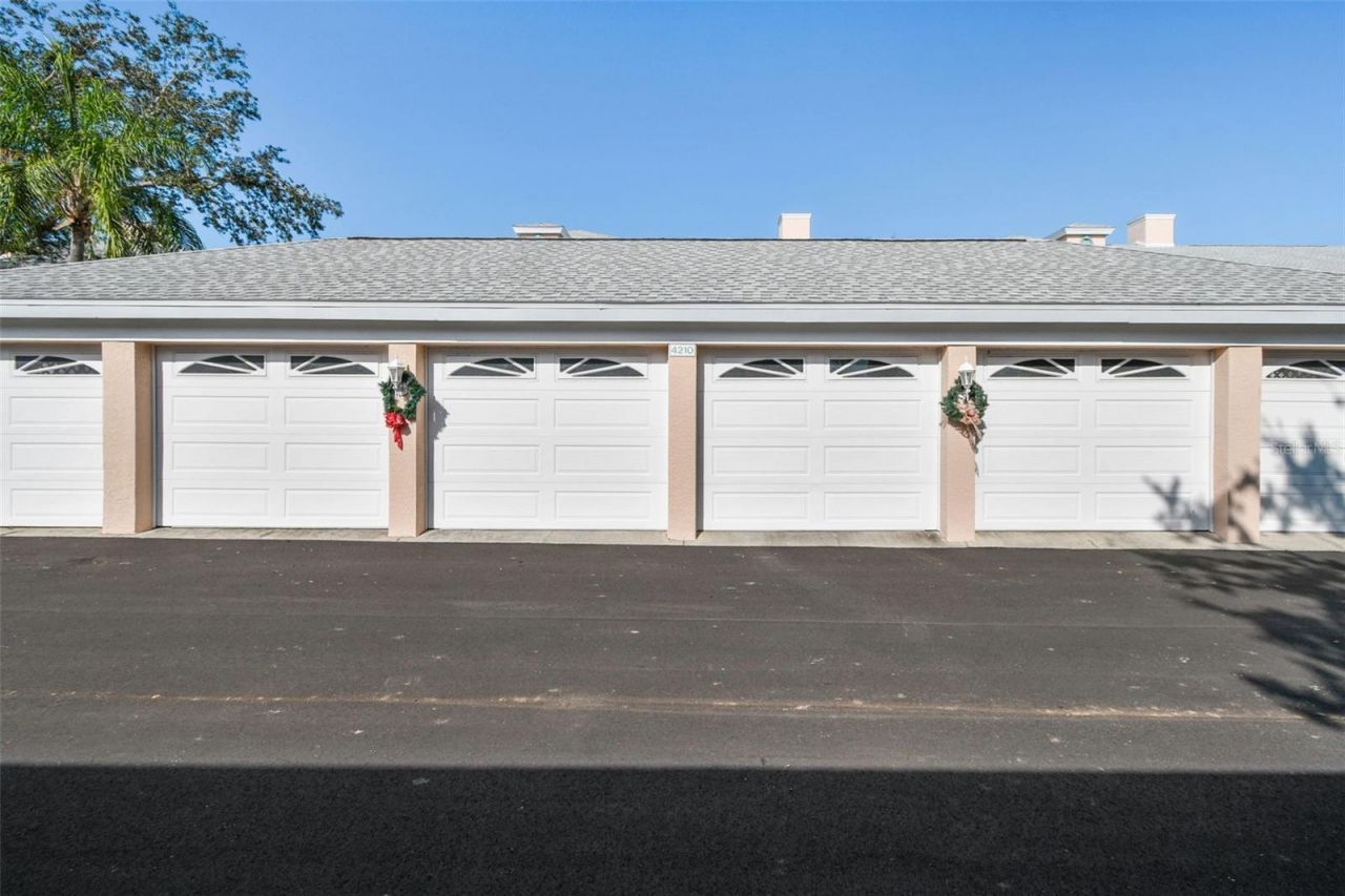 4210 Caddie Drive E, Unit 202, Bradenton, FL 34203 Photo