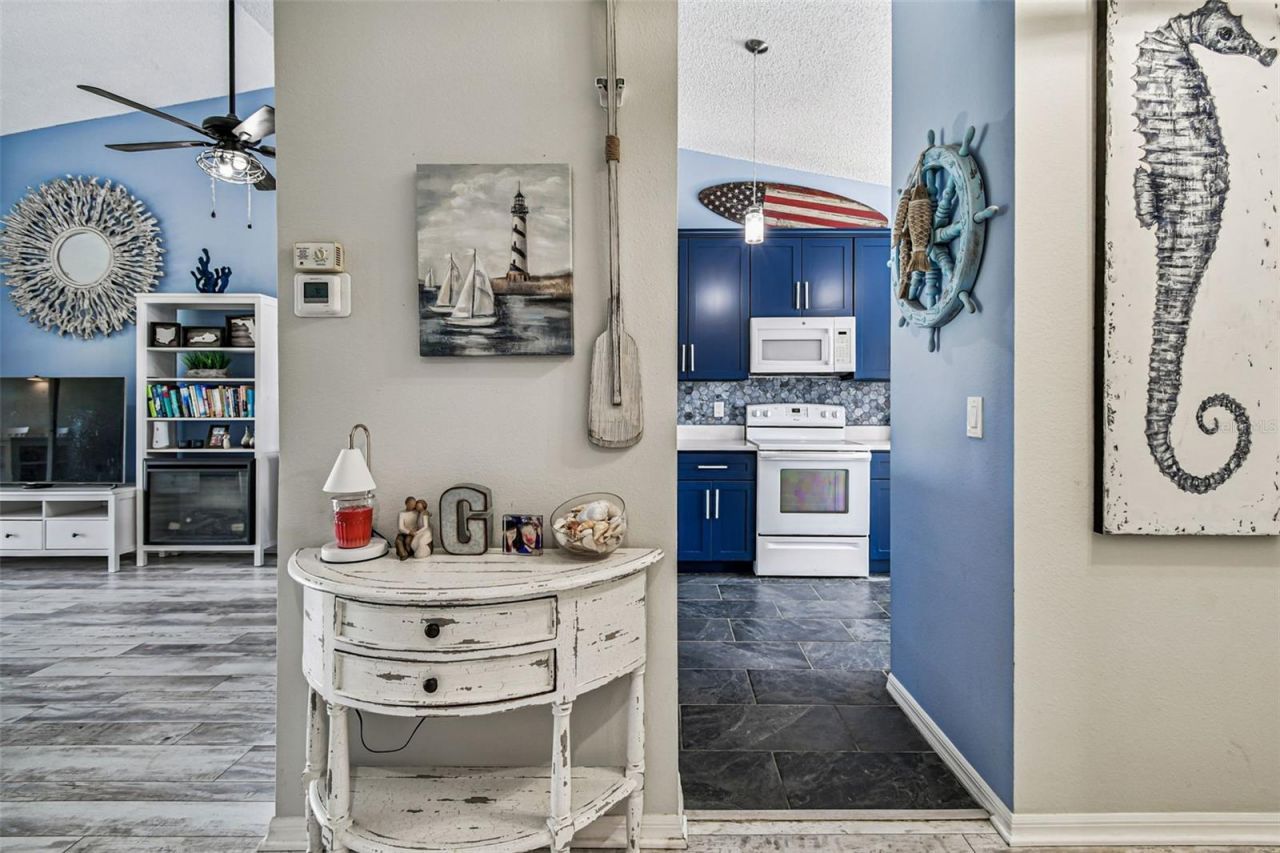 4210 Caddie Drive E, Unit 202, Bradenton, FL 34203 Photo