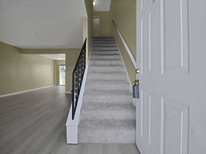 3113 Highcliff Court, Columbus, OH 43231 Photo 2