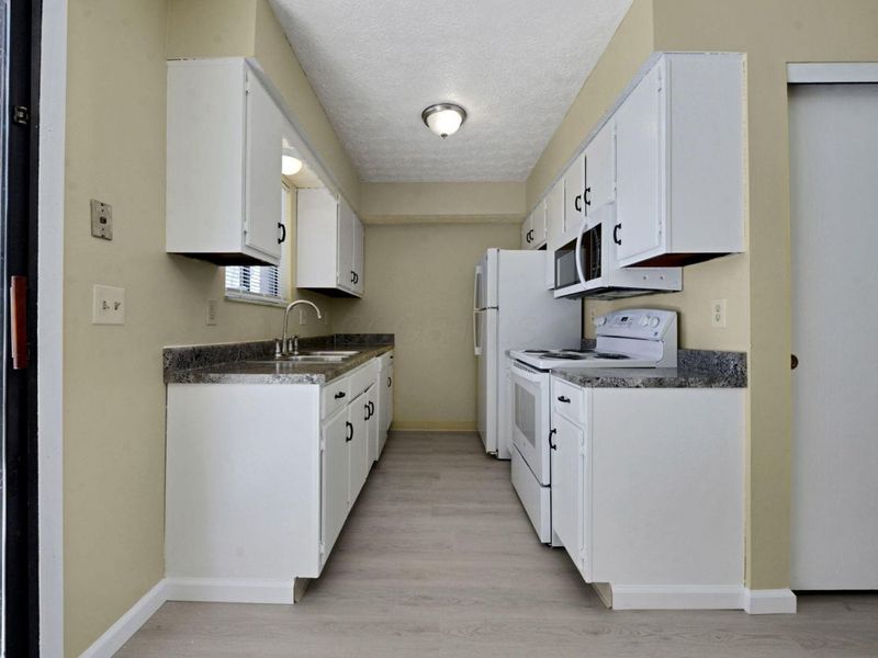 3113 Highcliff Court, Columbus, OH 43231 Photo 9