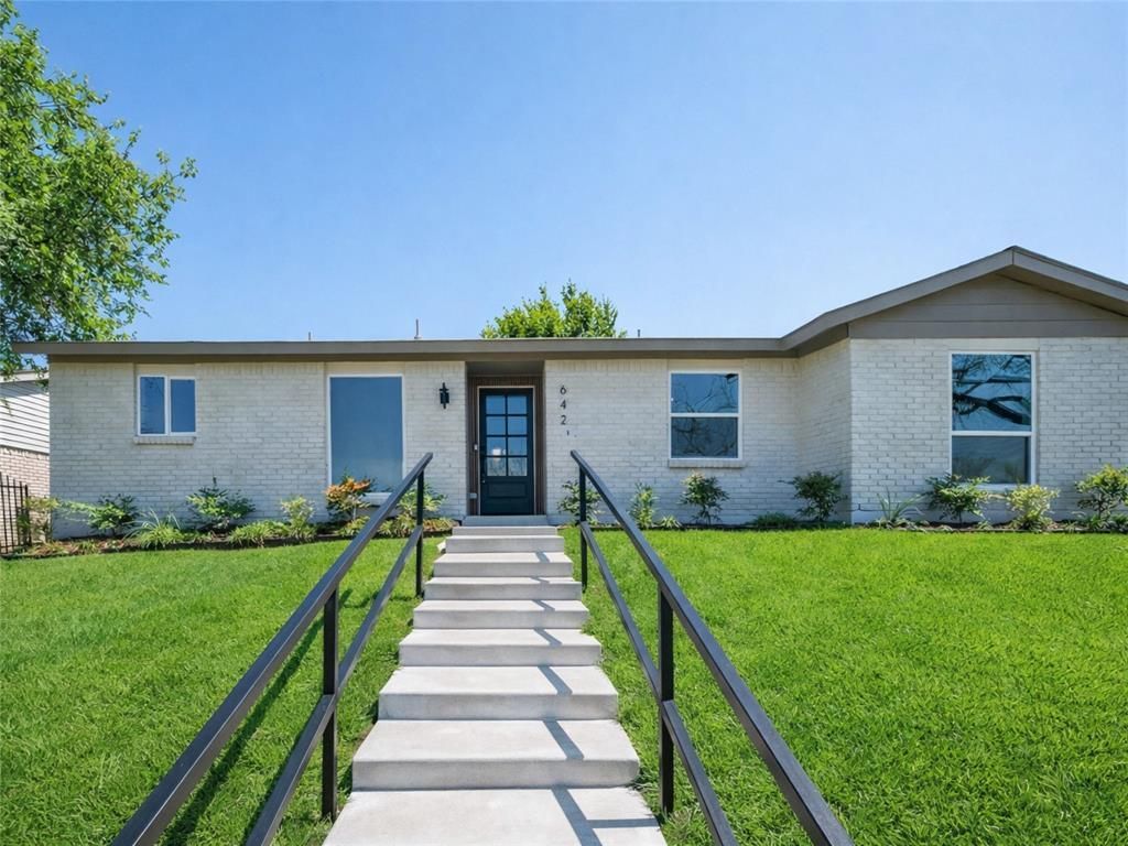 642 Botany Bay Drive, Dallas, TX 75211 Main Photo