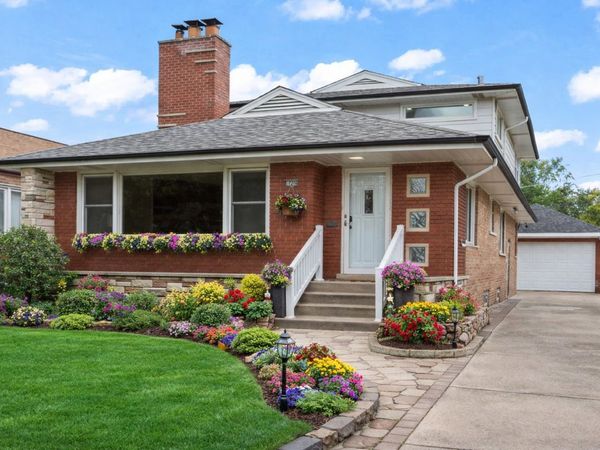 10206 S Saint Louis Avenue, Evergreen Park, IL 60805