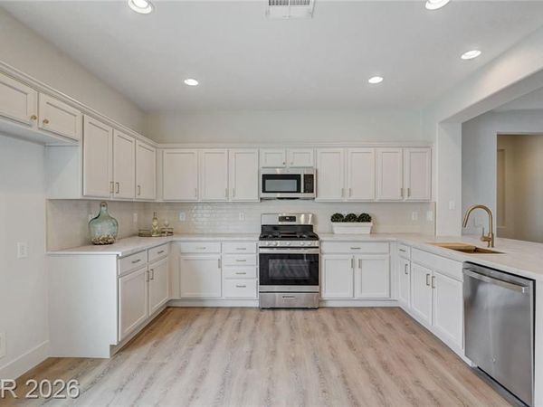 8916 El Diablo Street, Las Vegas, NV 89131