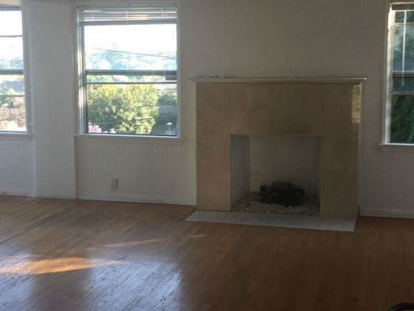 5245 MAYMONT Drive, Windsor Hills, CA 90043