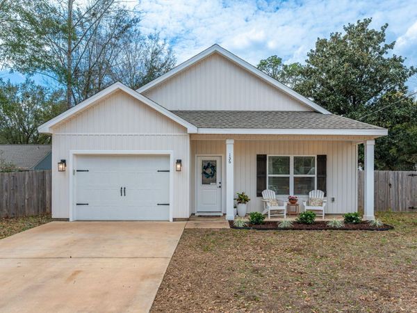 156 Oak Lane, Crestview, FL 32536