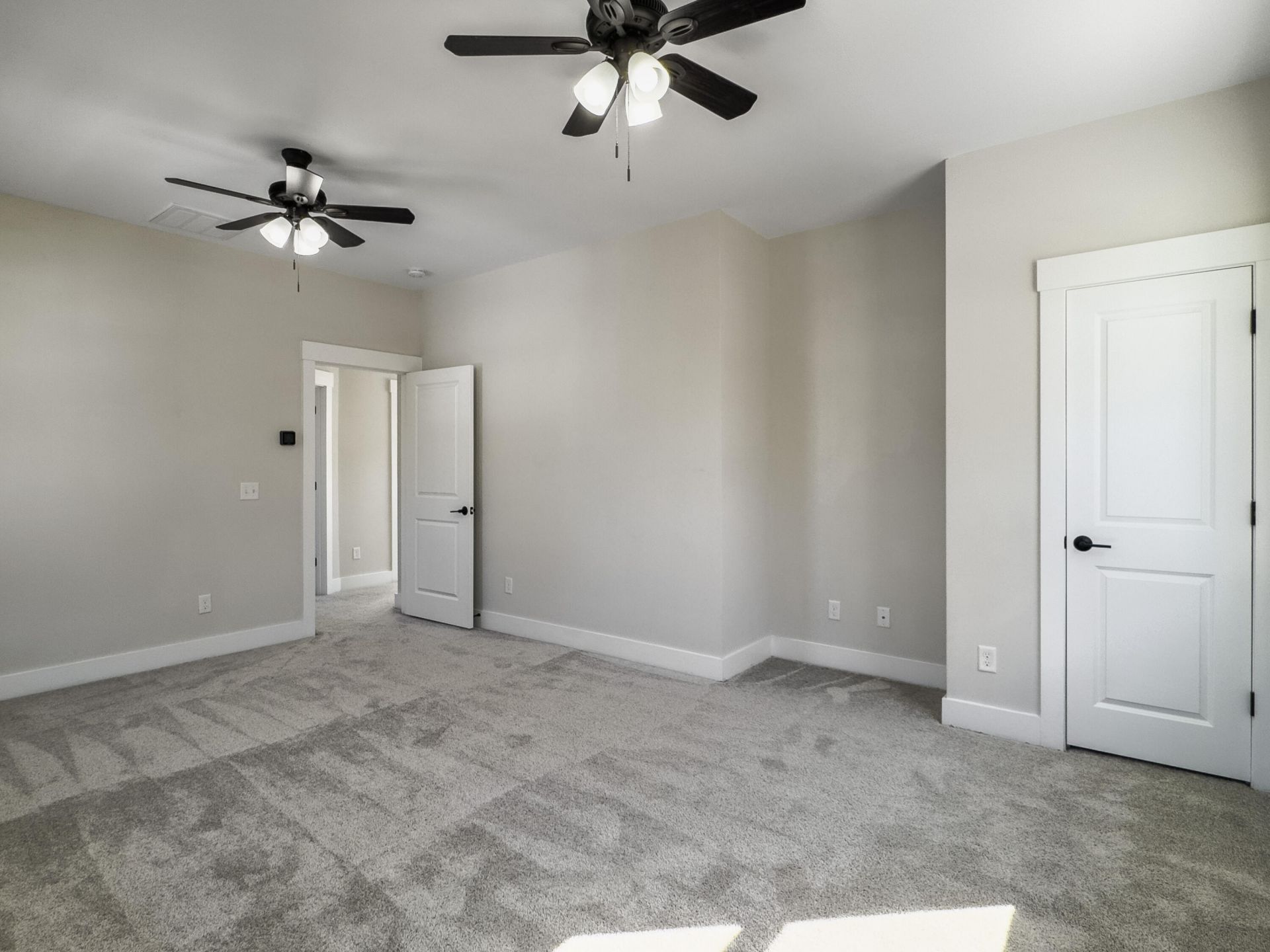 8606 Bowen Corner Avenue Photo 33