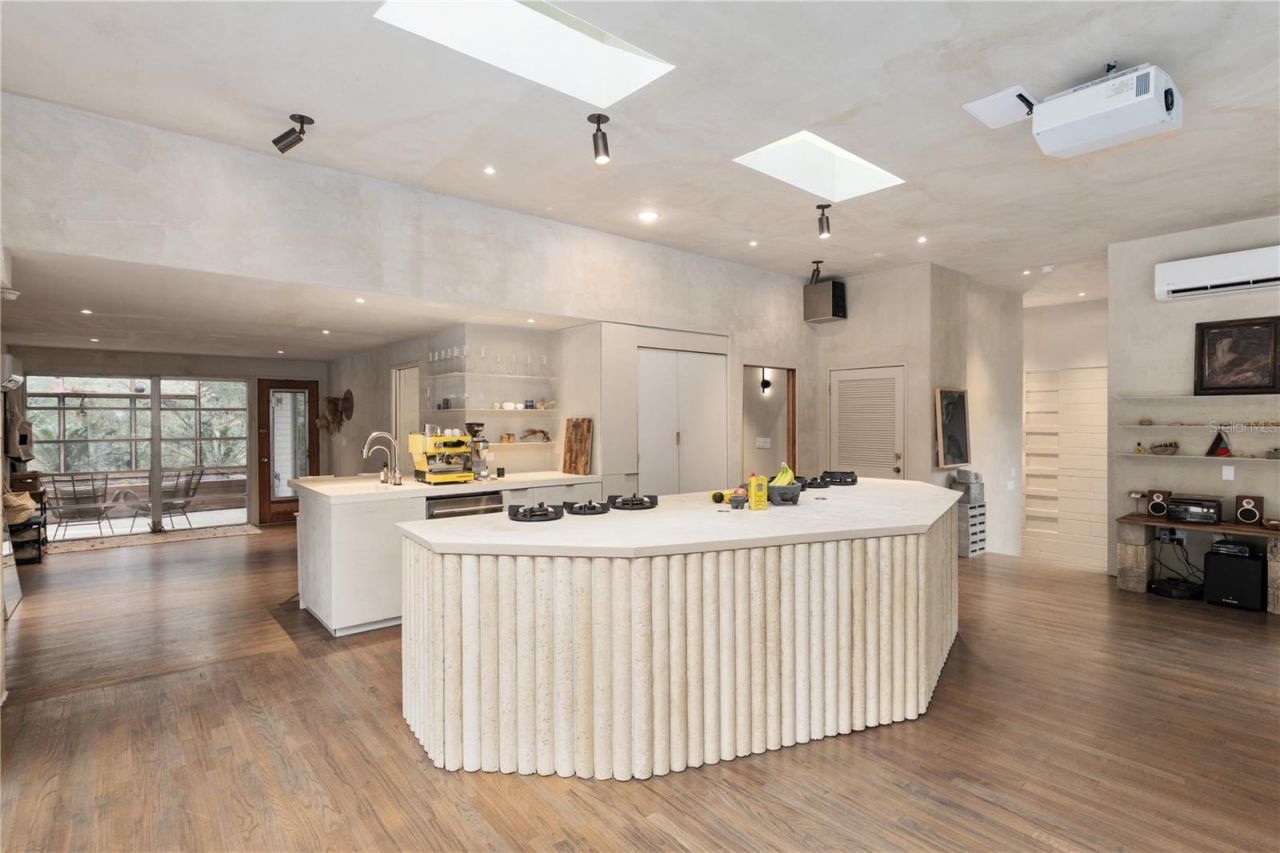 2062 NW 11th Road, Gainesville, FL 32605 Photo