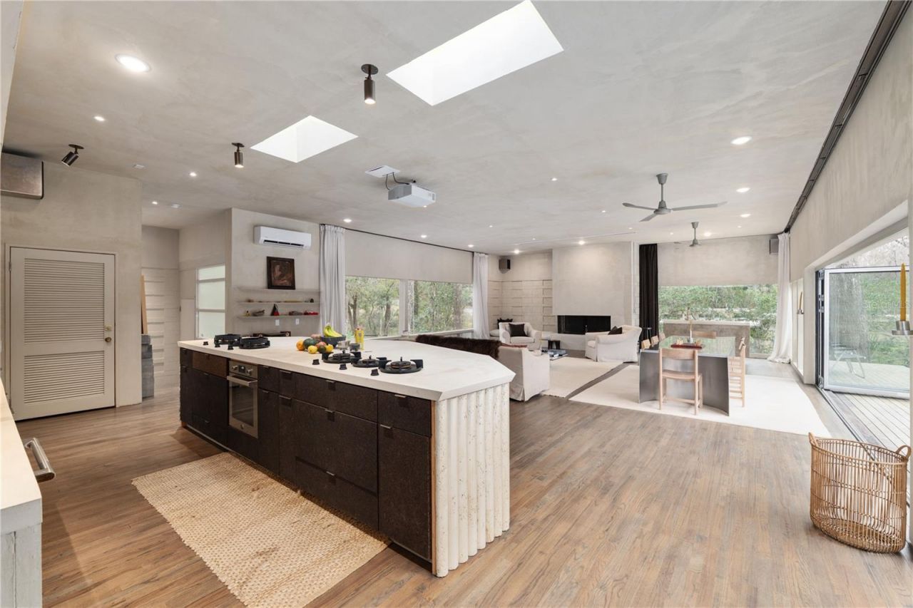 2062 NW 11th Road, Gainesville, FL 32605 Photo