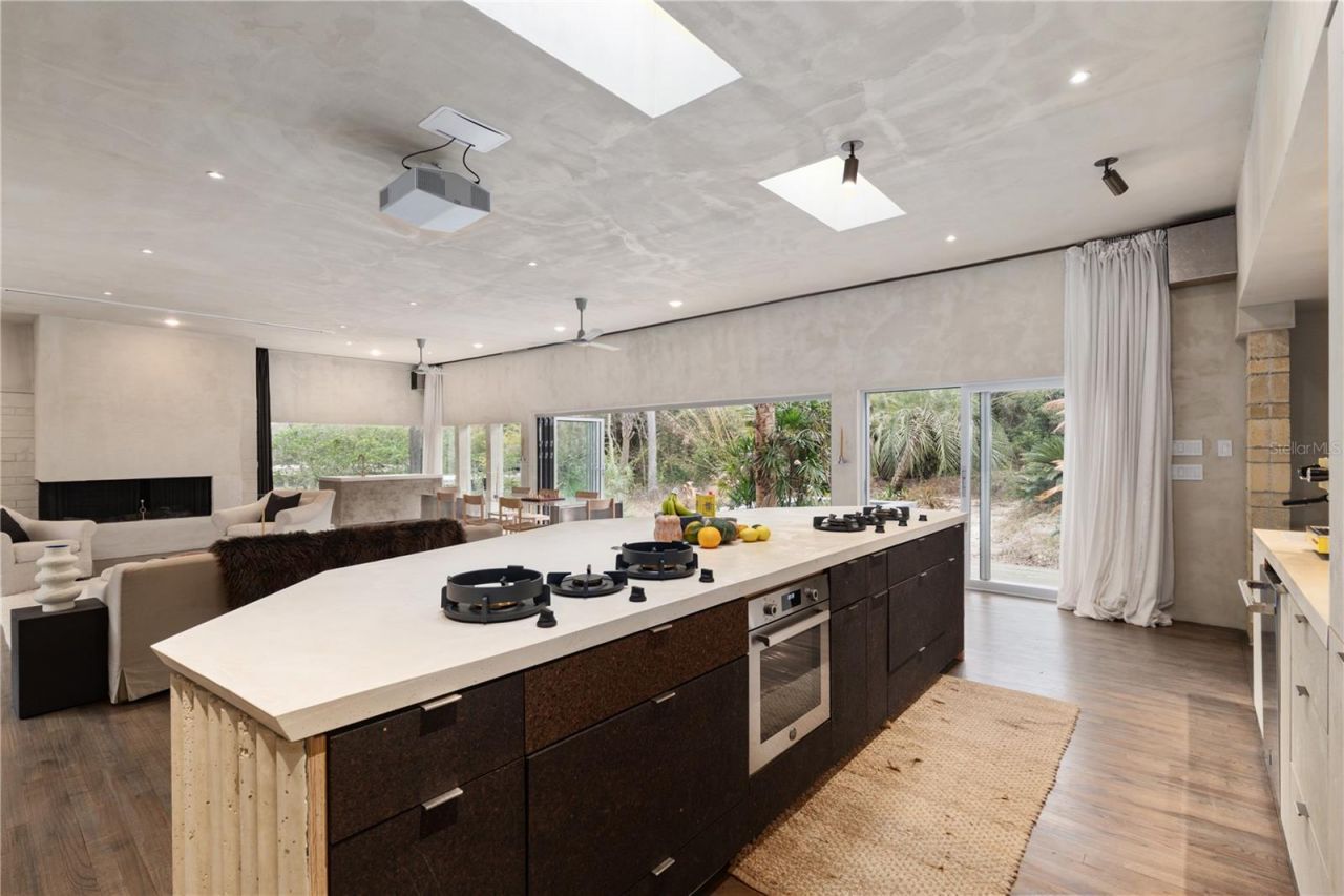 2062 NW 11th Road, Gainesville, FL 32605 Photo