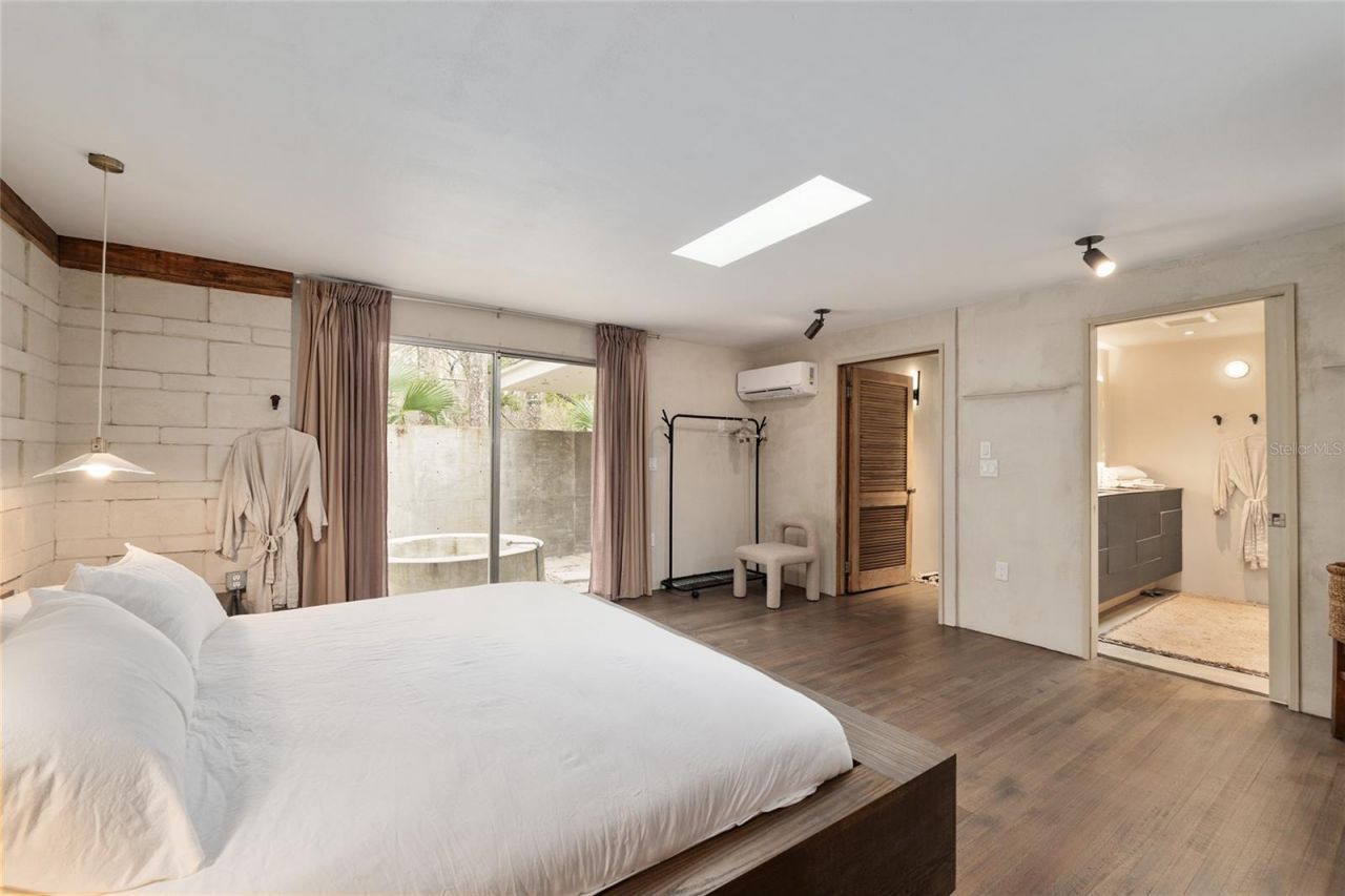 2062 NW 11th Road, Gainesville, FL 32605 Photo