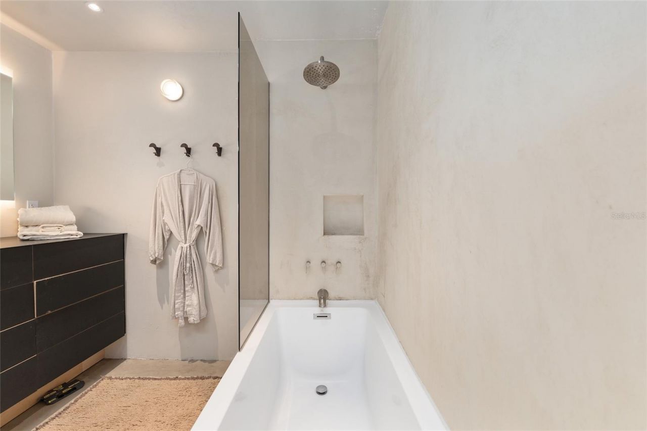 2062 NW 11th Road, Gainesville, FL 32605 Photo