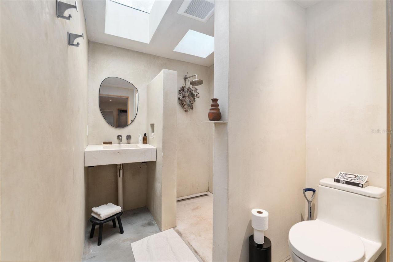 2062 NW 11th Road, Gainesville, FL 32605 Photo