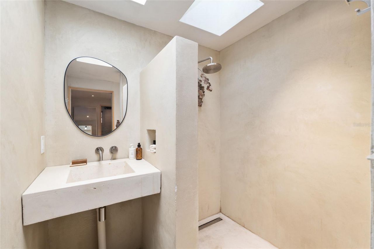 2062 NW 11th Road, Gainesville, FL 32605 Photo