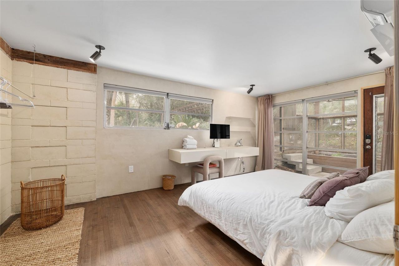 2062 NW 11th Road, Gainesville, FL 32605 Photo