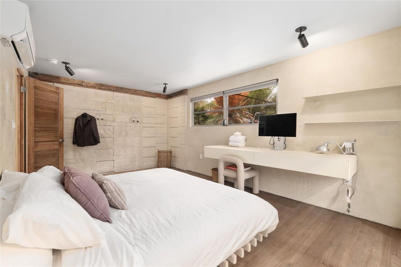 2062 NW 11th Road, Gainesville, FL 32605 Photo