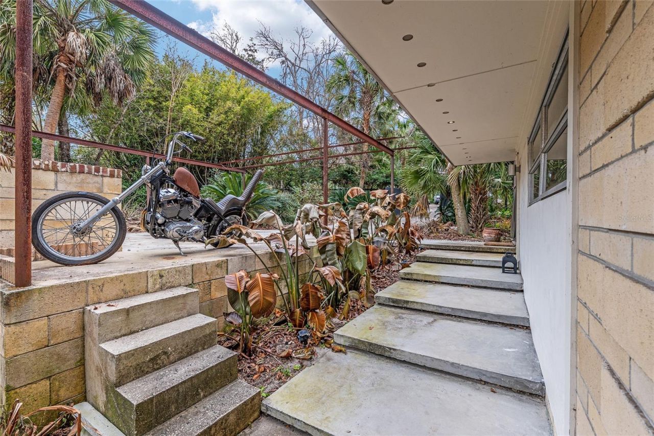 2062 NW 11th Road, Gainesville, FL 32605 Photo