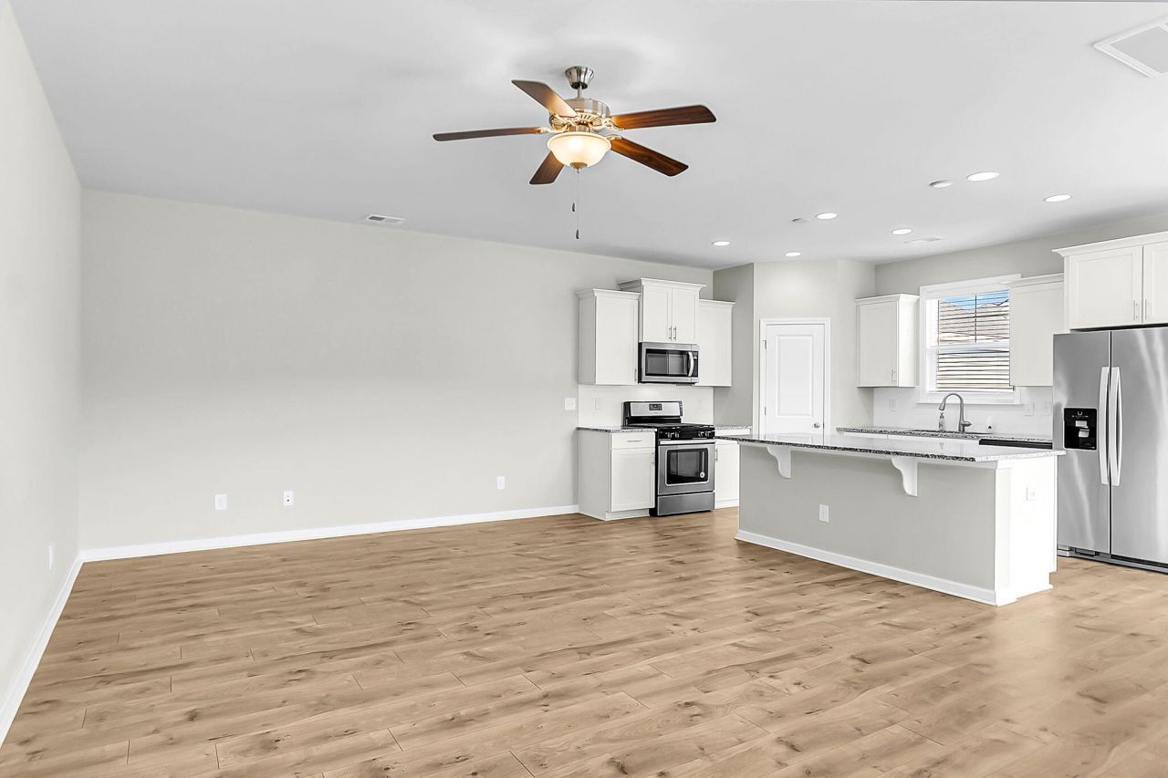 161 Yorkshire Drive Photo 10
