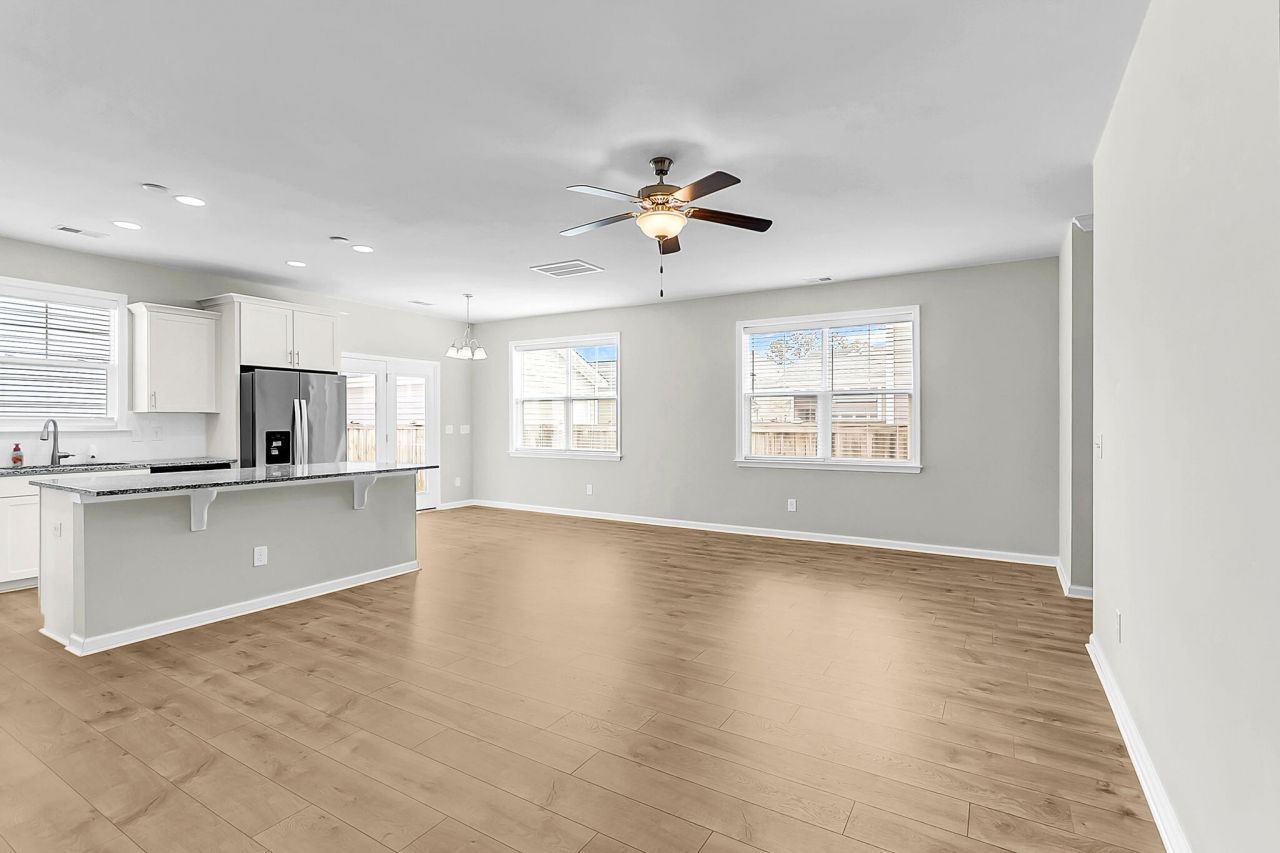 161 Yorkshire Drive Photo 11