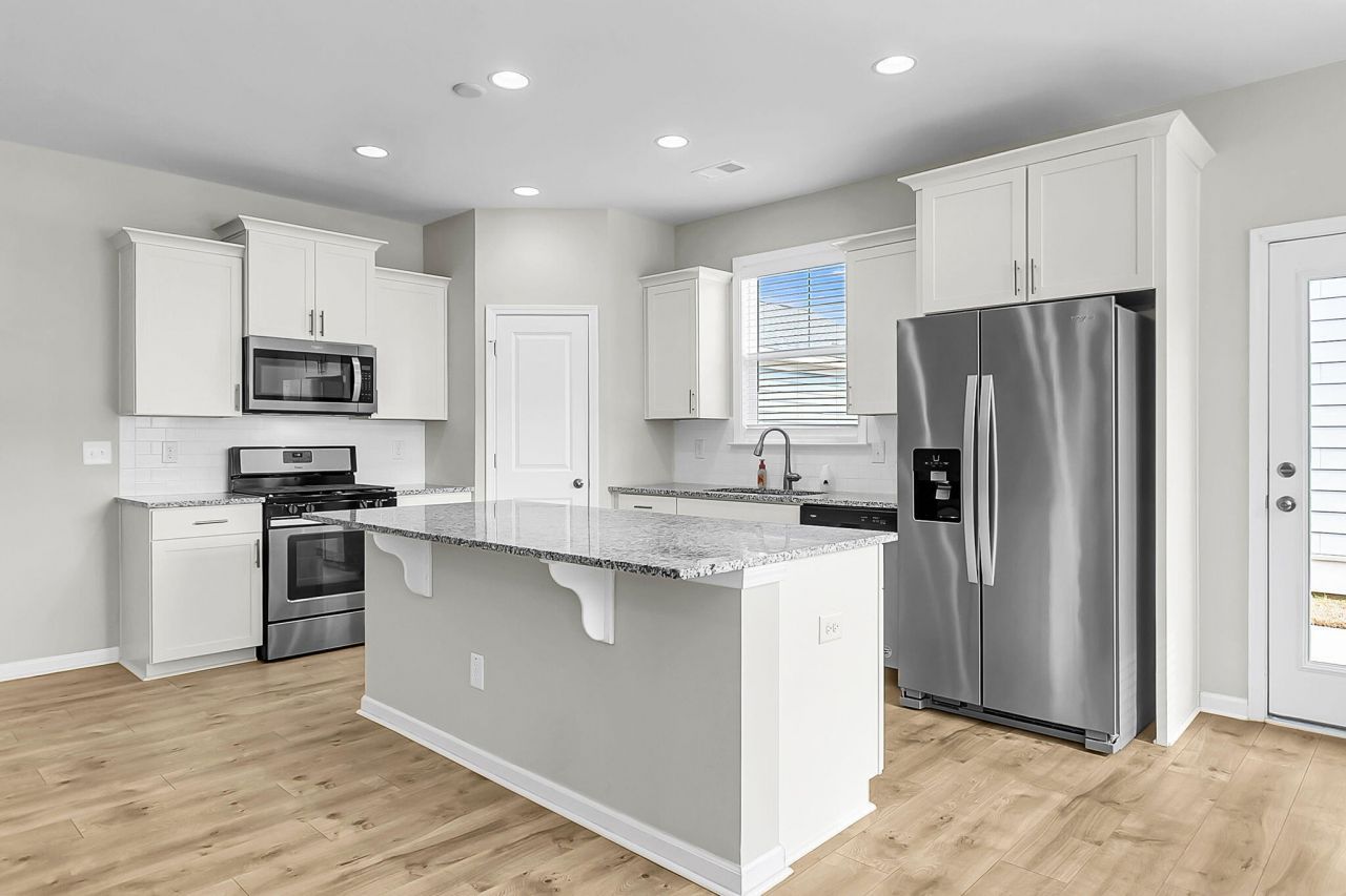 161 Yorkshire Drive Photo 13