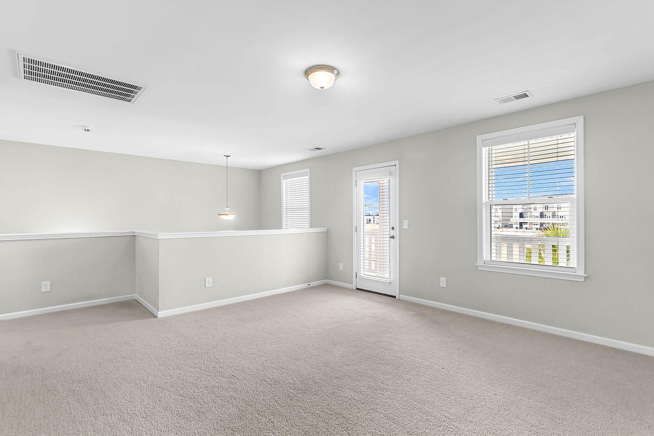 161 Yorkshire Drive Photo 25