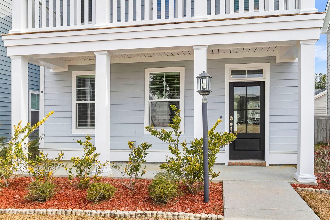 161 Yorkshire Drive Photo 4