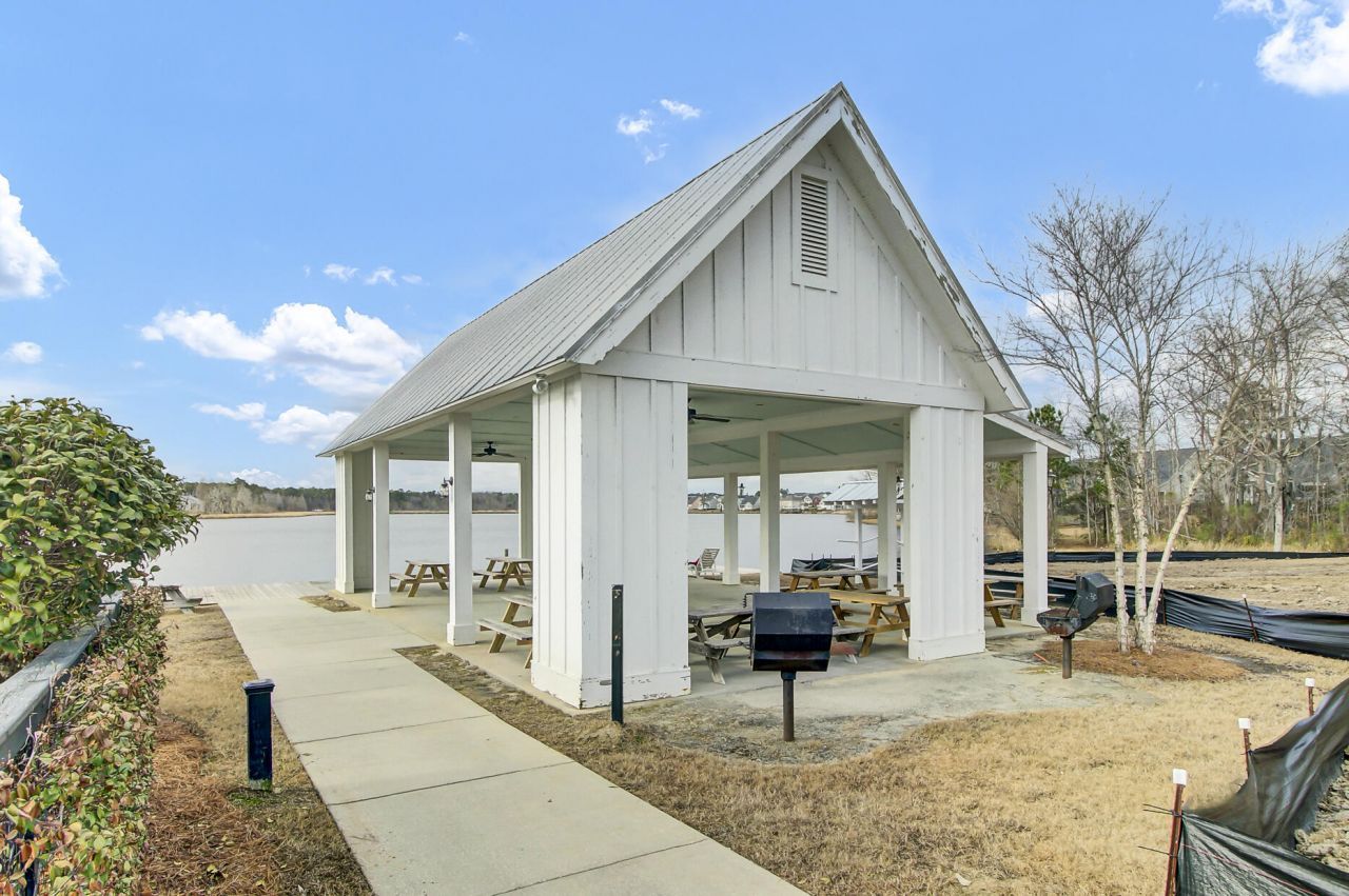 161 Yorkshire Drive Photo 44