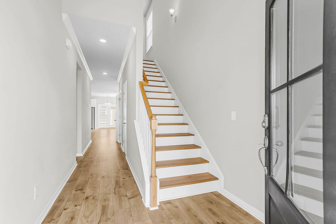 161 Yorkshire Drive Photo 5