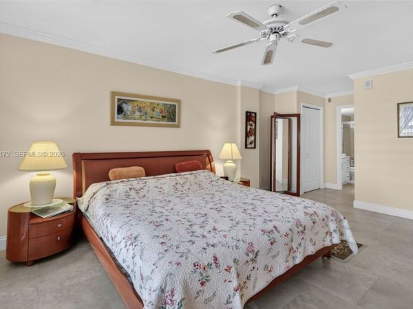 1849 S Ocean Dr, Unit 905, Hallandale Beach, FL 33009