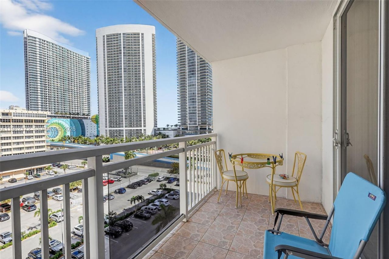 1849 S Ocean Dr, Unit 905, Hallandale Beach, FL 33009 Photo