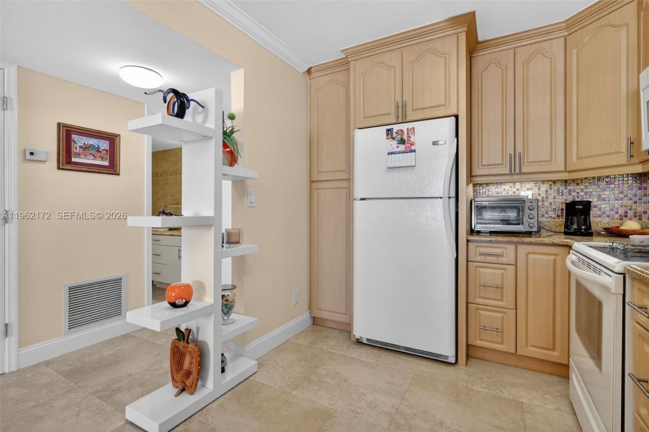 1849 S Ocean Dr, Unit 905, Hallandale Beach, FL 33009 Photo