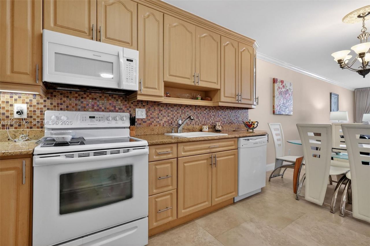 1849 S Ocean Dr, Unit 905, Hallandale Beach, FL 33009 Photo