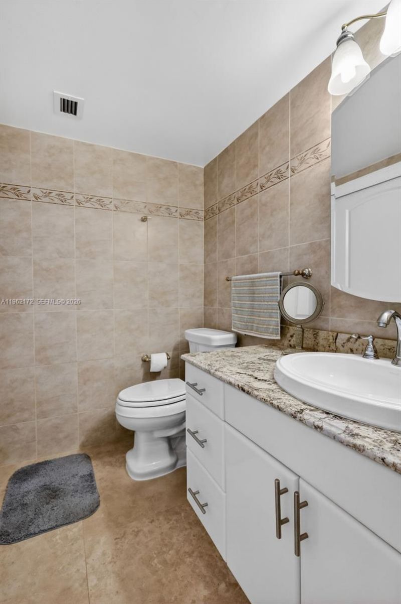 1849 S Ocean Dr, Unit 905, Hallandale Beach, FL 33009 Photo