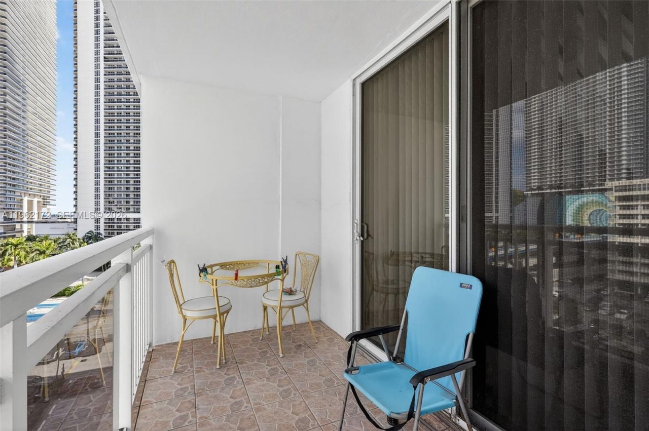 1849 S Ocean Dr, Unit 905, Hallandale Beach, FL 33009 Photo