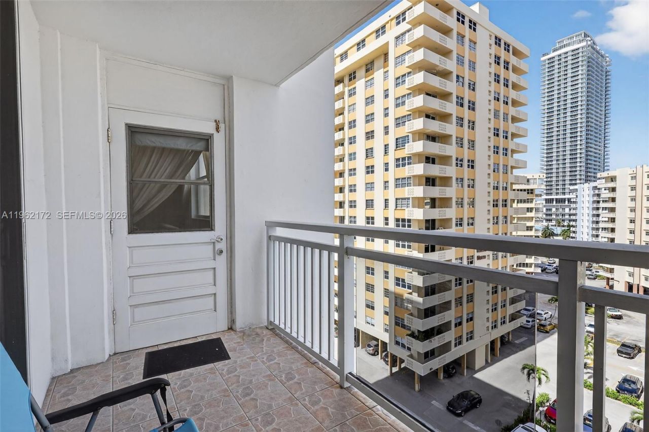 1849 S Ocean Dr, Unit 905, Hallandale Beach, FL 33009 Photo