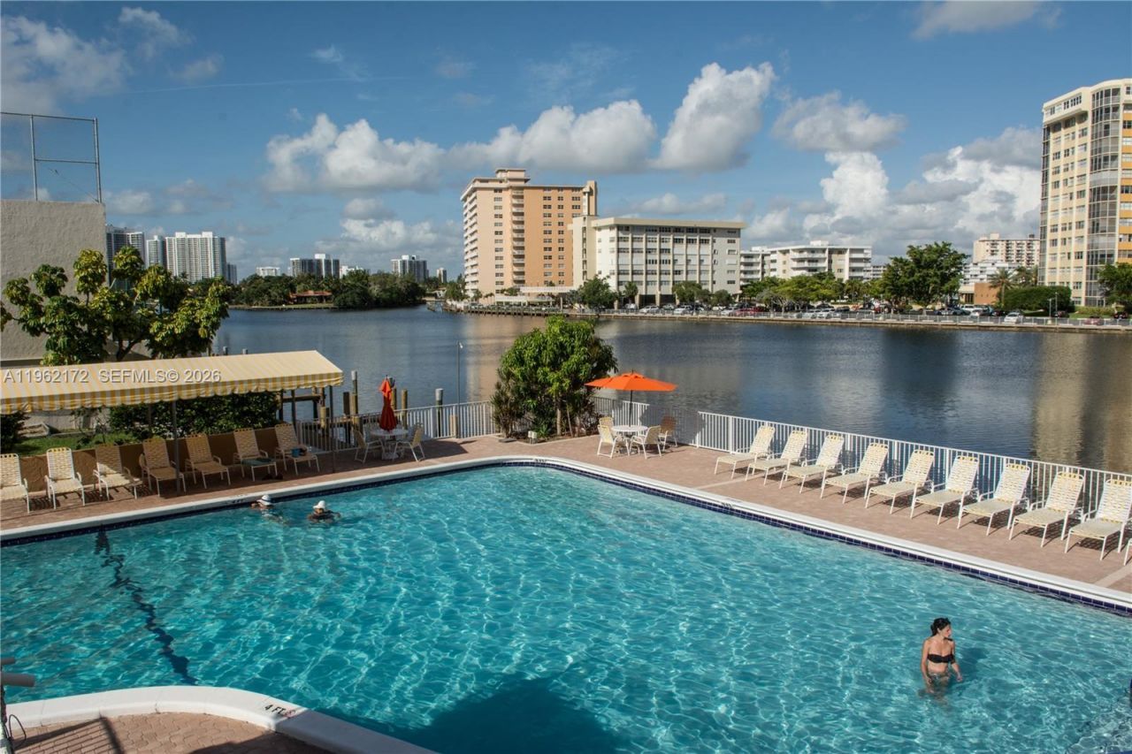 1849 S Ocean Dr, Unit 905, Hallandale Beach, FL 33009 Photo