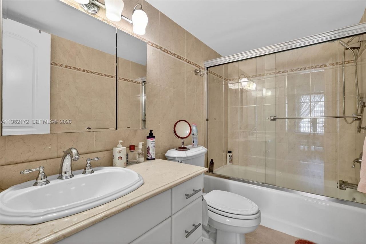 1849 S Ocean Dr, Unit 905, Hallandale Beach, FL 33009 Photo