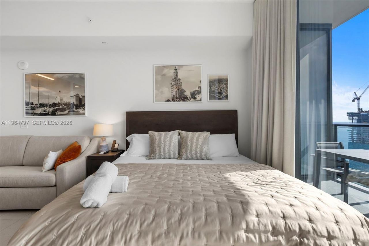 159 NE 6th St , Unit 4910, Miami, FL 33132 Photo