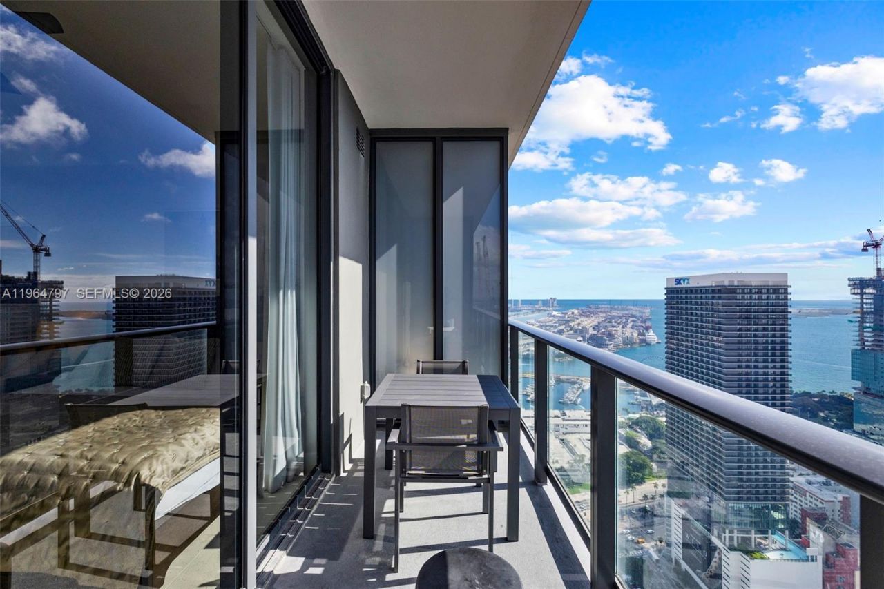 159 NE 6th St , Unit 4910, Miami, FL 33132 Photo