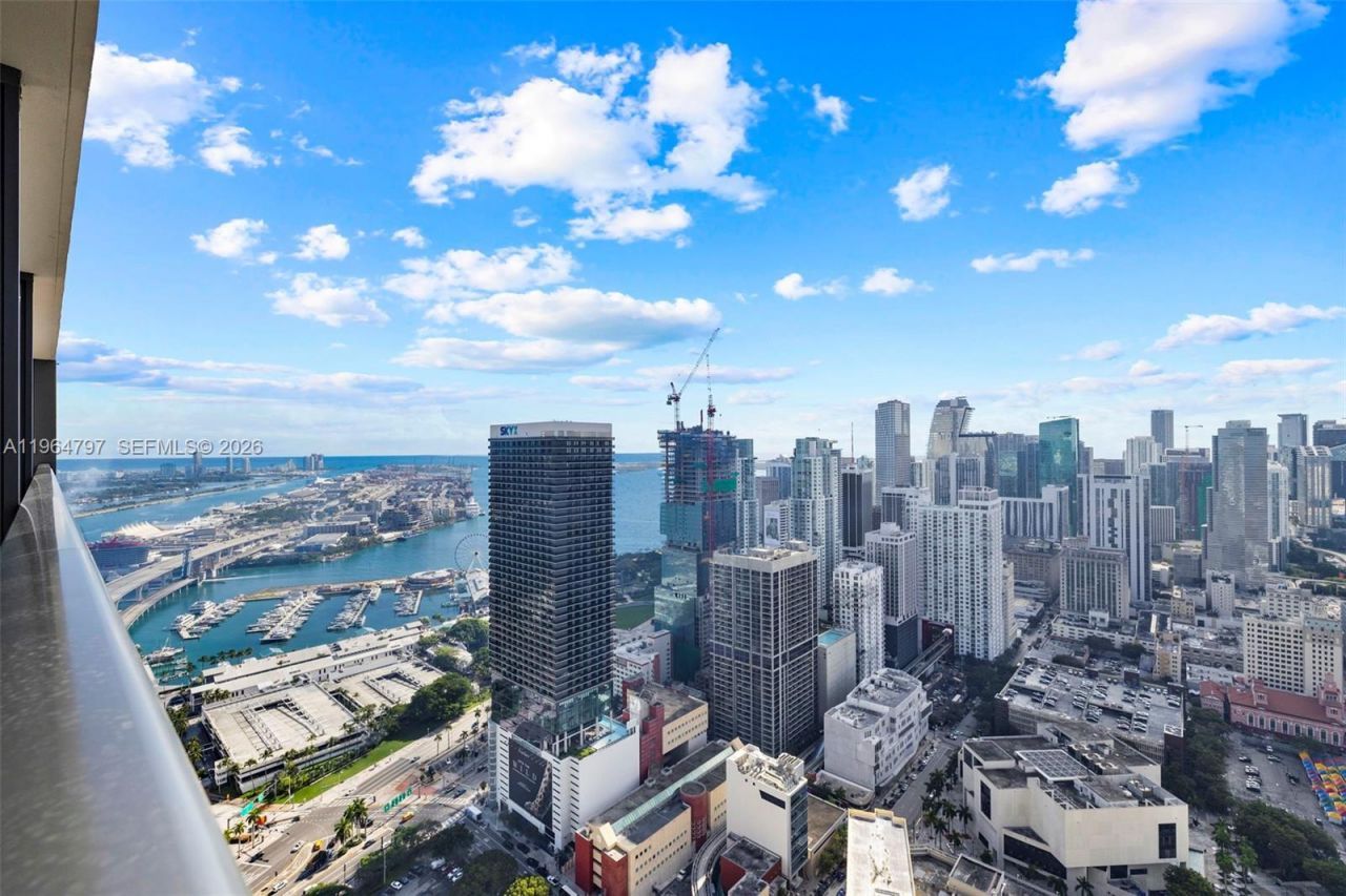 159 NE 6th St , Unit 4910, Miami, FL 33132 Photo