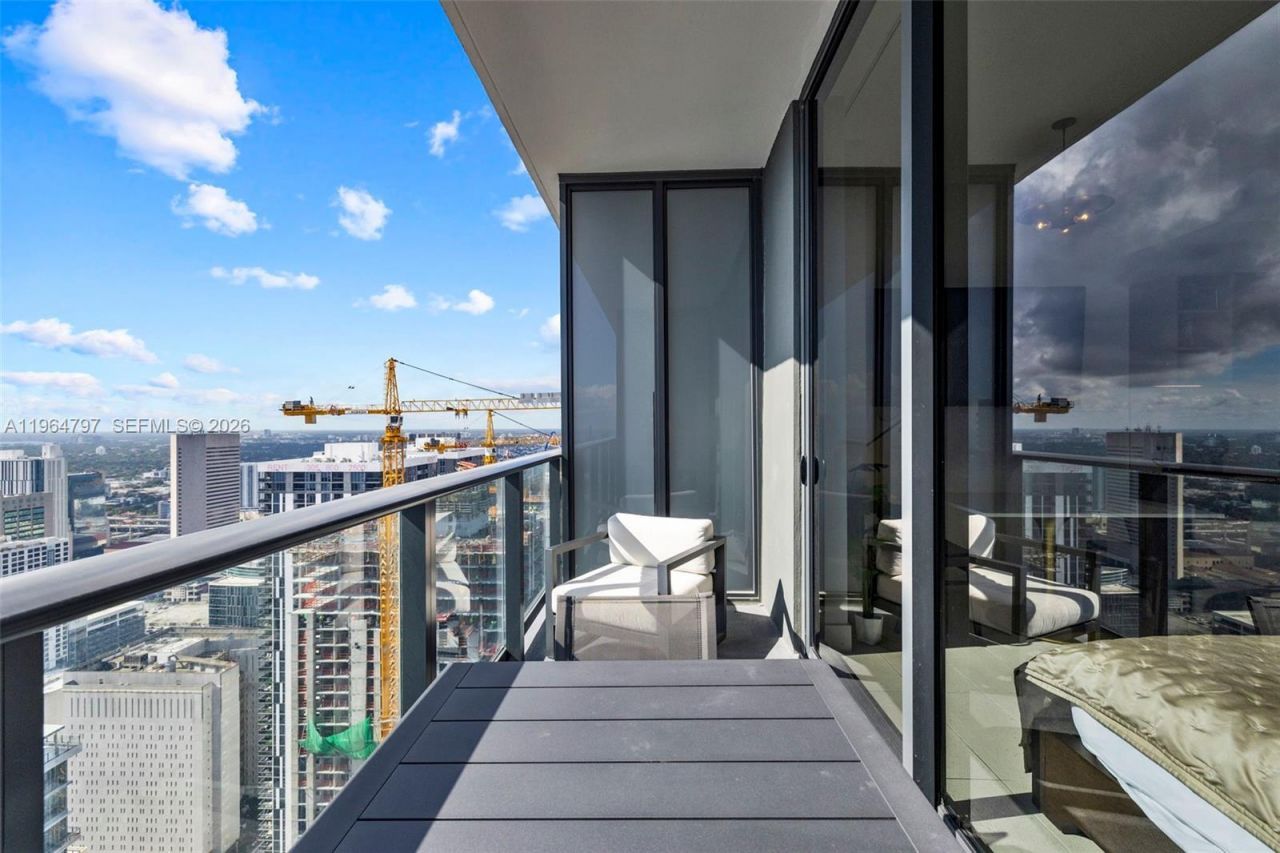 159 NE 6th St , Unit 4910, Miami, FL 33132 Photo